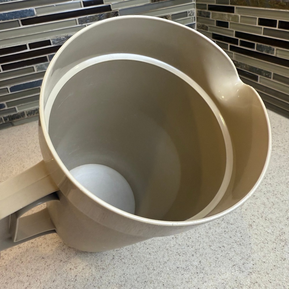 Vintage Tupperware 800-6 Almond Beige Plastic Beverage Pitcher 2 Quart NO LID - Picture 5 of 12